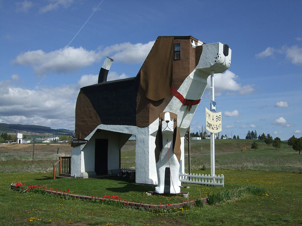 1. Dog Bark Park Inn, USA