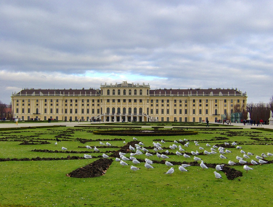 10. Schonbrunn Palace, Vienna (Austria)