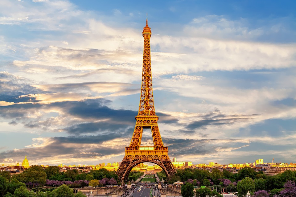 4. Eiffel Tower, Paris (France)