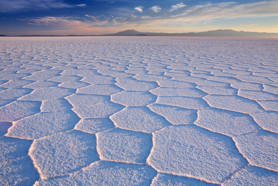 20. Uyuni Salt Flat - 10.582 km²