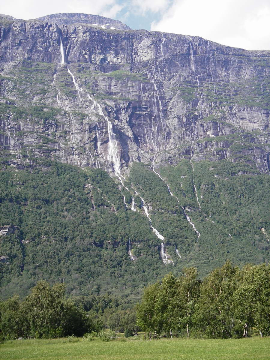 6. Vinnufossen Falls