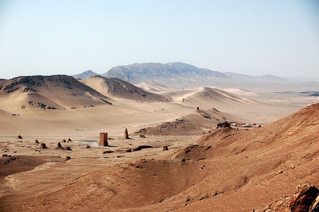 7. Syrian desert - 673.000 km²
