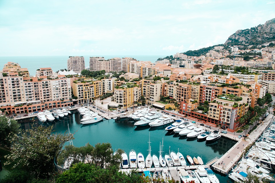 2. Monaco - 2 km²