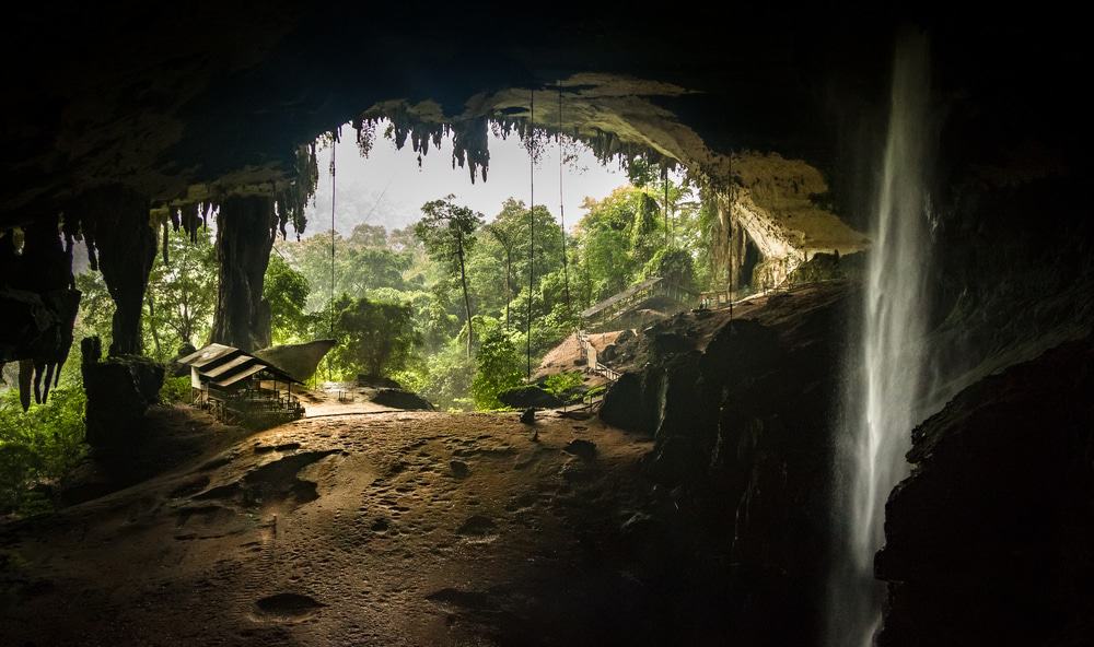 Sarawak’s best caves and most important archeological site
