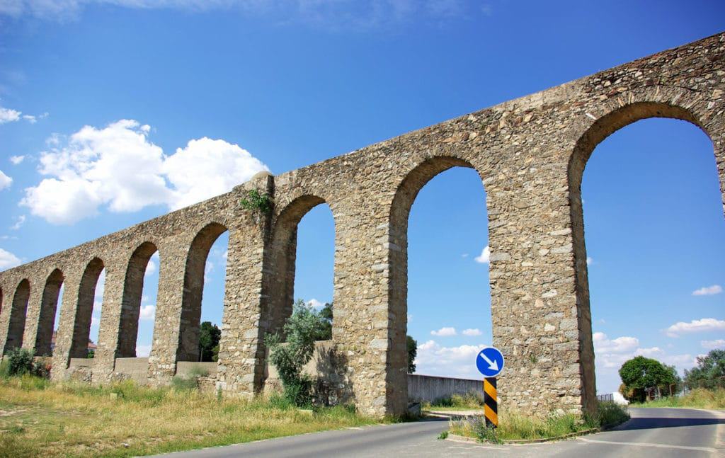 Agua de Prata Aqueduct