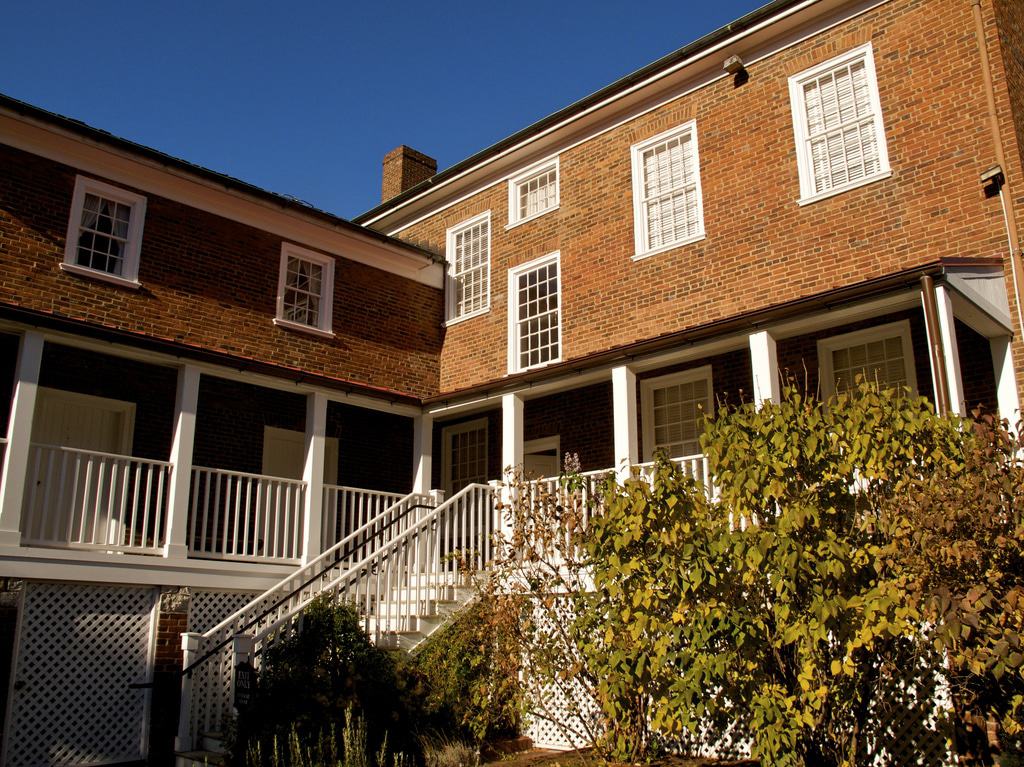 Get up-close-and-personal with Union history at the Mary Todd Lincoln House
