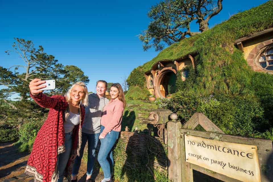 Hobbiton Movie Set Guided Tour with Buffet-Style Lunch