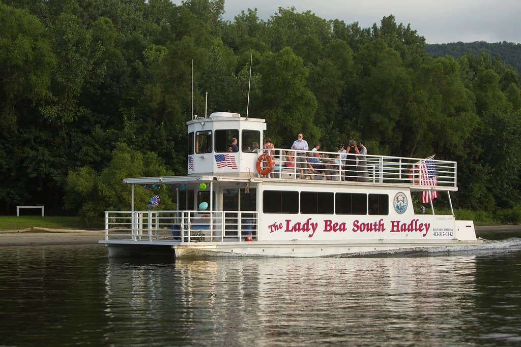 Lady Bea Boat Rides