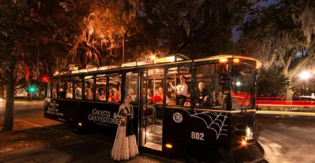 Savannah Ghosts and Gravestones Tour with Low House Entry