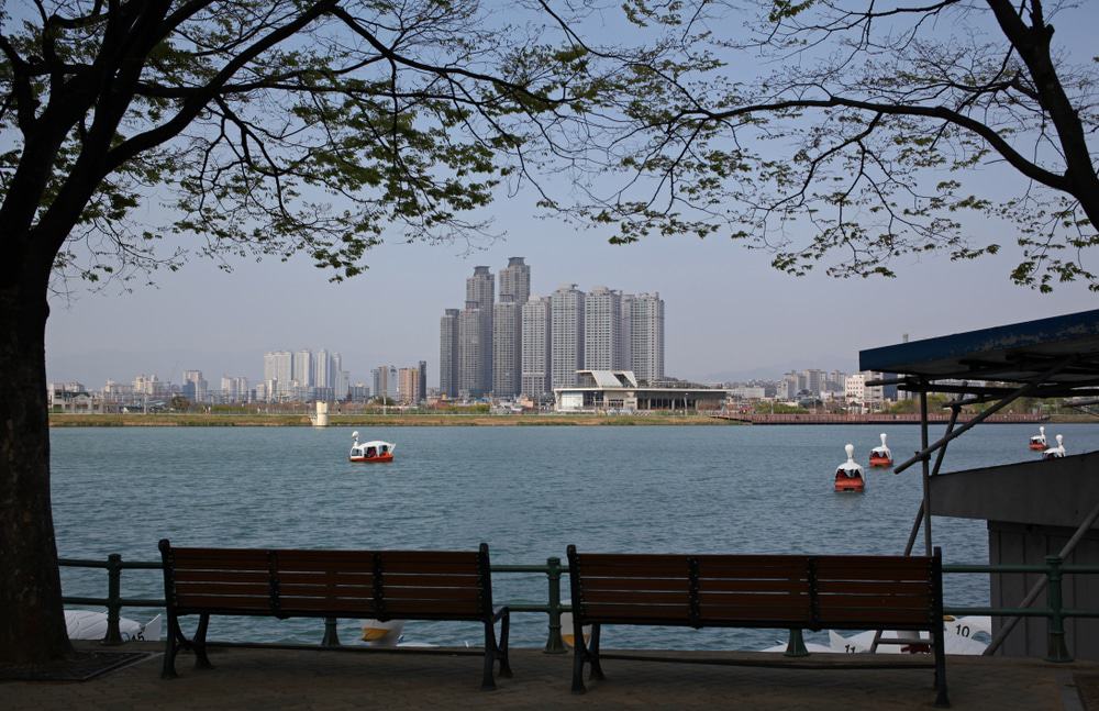 Suseong Lake