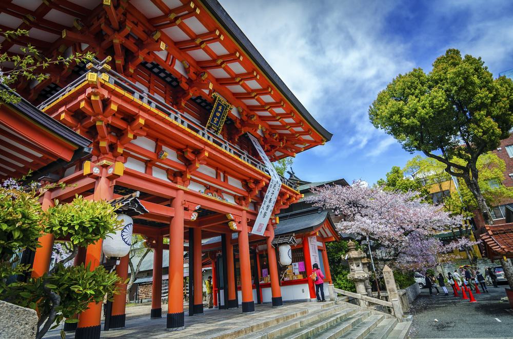 Visit Ikuta Shrine